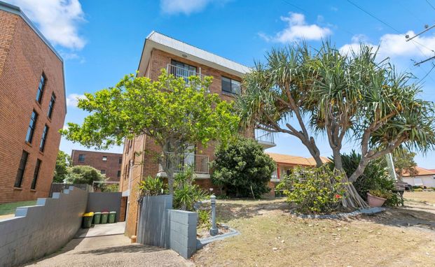 Stylish 2 Bedroom Unit in Kings Beach - Photo 1