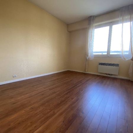 Location Appartement 3 pièces 70m² - Photo 3