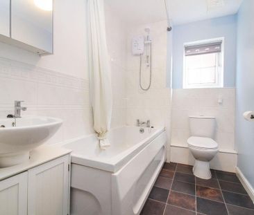 3 bedroom semi-detached house to rent - Photo 6