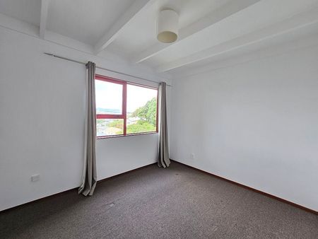 2 bedr townhouse with garage in Hataitai village - Photo 2