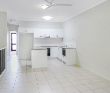 Leafy Outlook - 3 Minute Walk to Beach and Cafes! - Photo 4