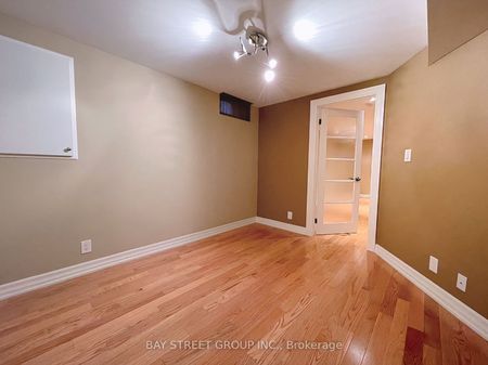 Detached Home For Lease | N8123864 - Photo 5