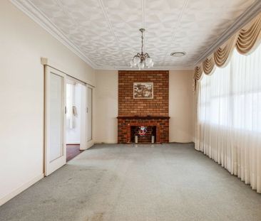 Great Family Home in Convenient Location! - Photo 1