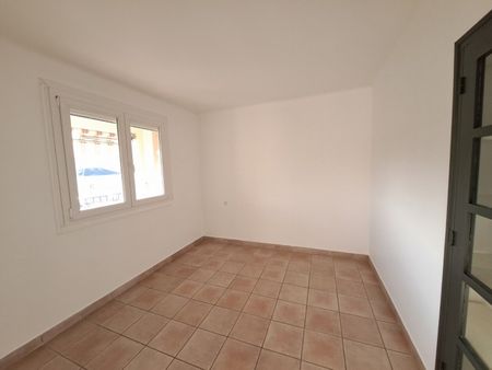 Appartement À Louer 4 Pièces , 64 M² - Photo 5