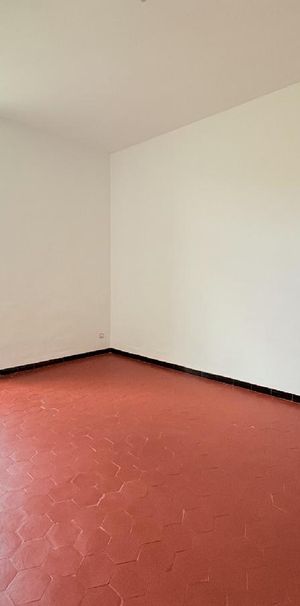 Location Appartement 3 pièces 66m² NIMES 30000 - Photo 1