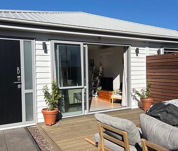 Modern Sunny 3BR Townhouse in Point Chevalier! - Photo 5