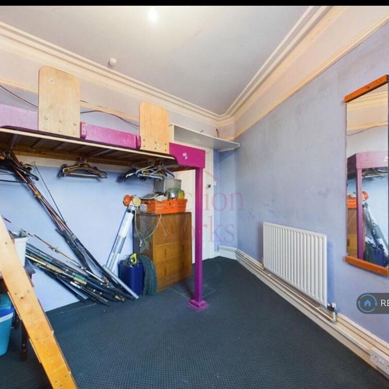 2 bedroom end of terrace house to rent - Photo 1