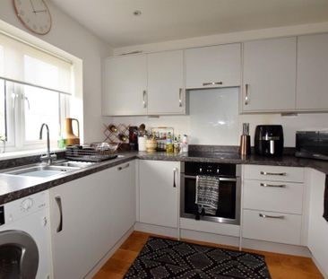 2 bedroom end of terrace house to rent - Photo 6