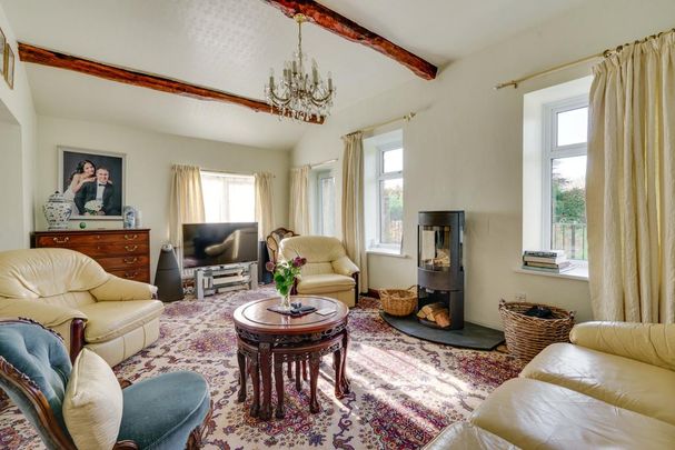 3 bedroom barn conversion to rent - Photo 1