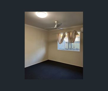 SINGLE LOCK UP GARAGE & FULLY AIR CONIDITIONED - Photo 3