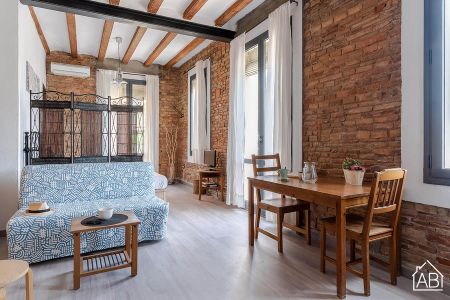 Studio with balcony and natural light in Barceloneta - Photo 2