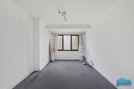 Hollyview Close, Hendon, London, NW4 - Photo 2