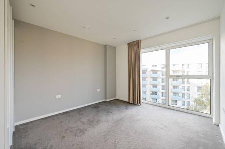 3 bedroom flat to rent - Photo 4