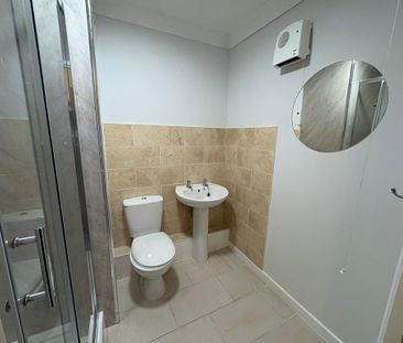 1 bedroom retirement property to rent - Photo 5