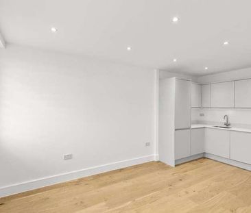 London Road, Sittingbourne, Kent, ME10 - Photo 4
