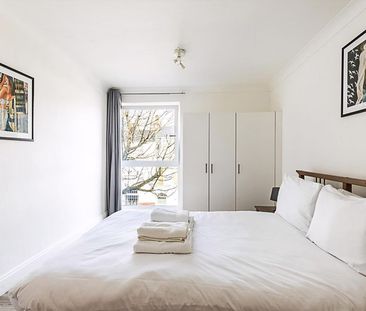 Elia Street - Photo 2