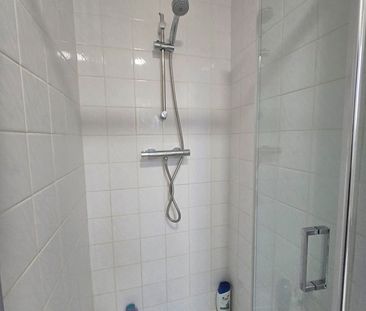 Room in a Shared Flat, High Road, N12 - Photo 5