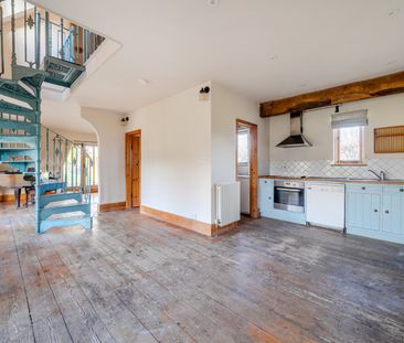 2 bedroom semi-detached house to rent - Photo 6