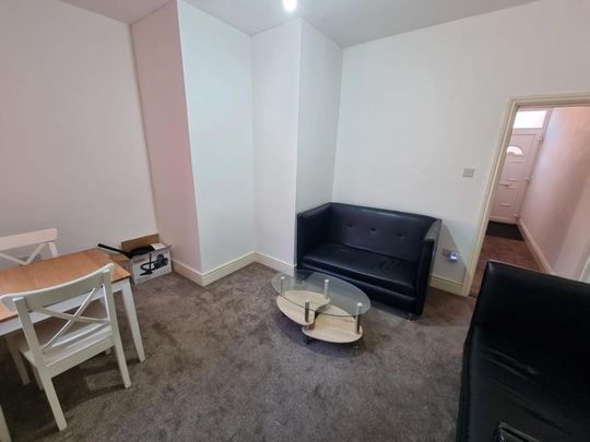 3 bedroom terraced house to rent - Photo 1