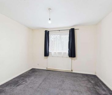 Mortimer Gardens, Tadley, RG26 - Photo 3