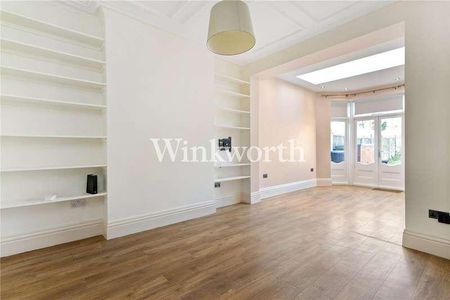 Burford Gardens, London, N13 - Photo 2