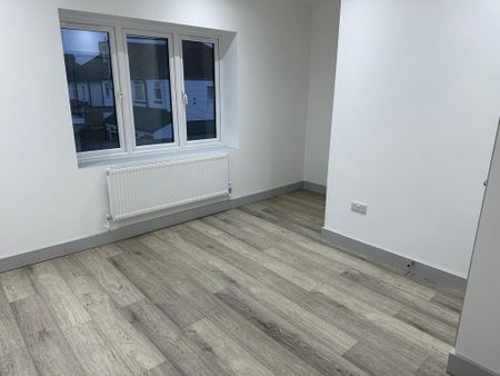 2 bedroom detached house to rent - Photo 4