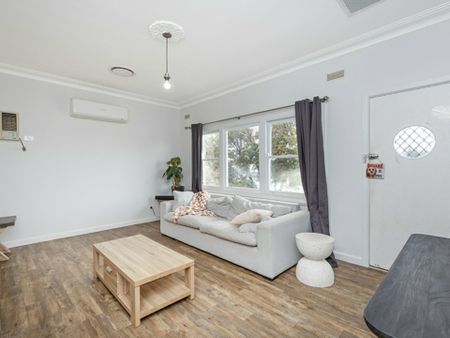 Stunningly Renovated Home with Large Backyard – A Must-See! - Photo 2