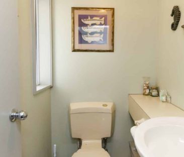 TWO BEDROOMS - CENTRAL - Photo 4