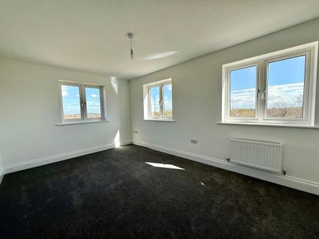 3 bedroom semi-detached house to rent - Photo 2