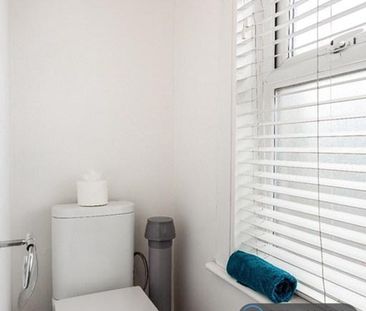 1 bedroom in a house share to rent - Photo 6