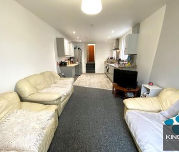 6 bedroom flat to rent - Photo 1