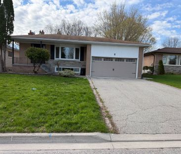 For Lease - 5 Navan Crescent Unit# Main, Aurora, Ontario - Photo 3