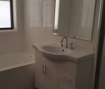 GREAT FAMILY HOME - Photo 6