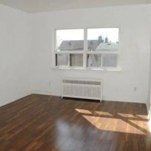38-40 Lambton Avenue — 1 bedroom - Photo 2