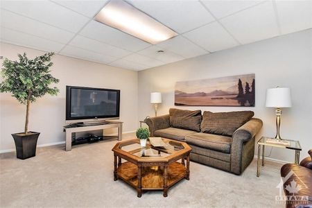 For Lease - 2036 KINGS GROVE Crescent, Beacon Hill North - South and Area, Ontario - Photo 3