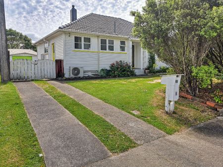 Naenae Living - Photo 2