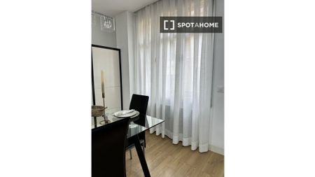 2 room luxury Apartment for rent in Valencia, Spain - Photo 2