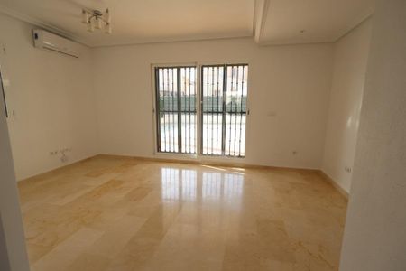 Alquiler Temporada Larga, Chalet independiente Guardamar - Photo 3