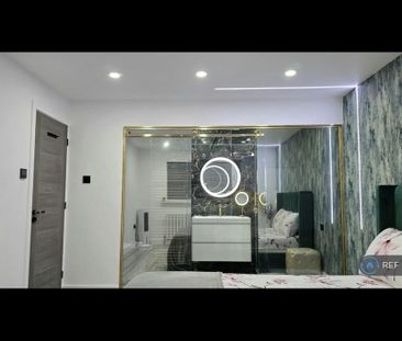 5 bedroom detached house to rent - Photo 4