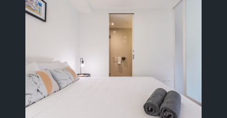 Fully Furnished Apartment in the heart of South Yarra - Photo 5