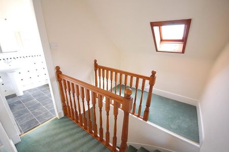 4 bedroom flat to rent - Photo 4