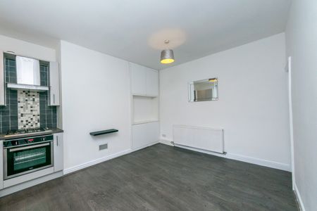 KING STREET MORLEY LEEDS LS27 9ES - Photo 4