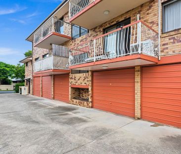 Cozy Two-Bedroom Unit Heart Of Clayfield - Photo 6