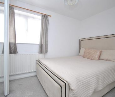 2 bedroom end of terrace house to rent - Photo 4