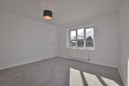 2 bedroom detached bungalow to rent - Photo 2