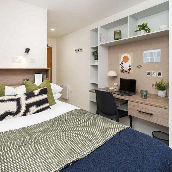 1 bedroom in a flat share to rent - Photo 1