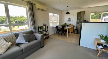 9 Invercargill Drive, Kelson - Photo 5