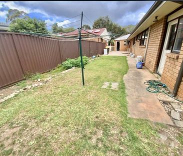 Modern Family Home in Bradbury, NSW - Spacious and Comfortable - Photo 2