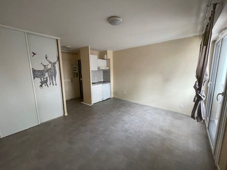 Location Appartement 1 pièce 22m² DEVILLE LES ROUEN 76250 - Photo 3