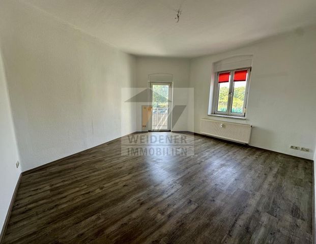 Aufzug, Balkon, Dusche und Wanne! Tolle 3 Raum Wohnung mit schönem Schnitt! - Photo 1